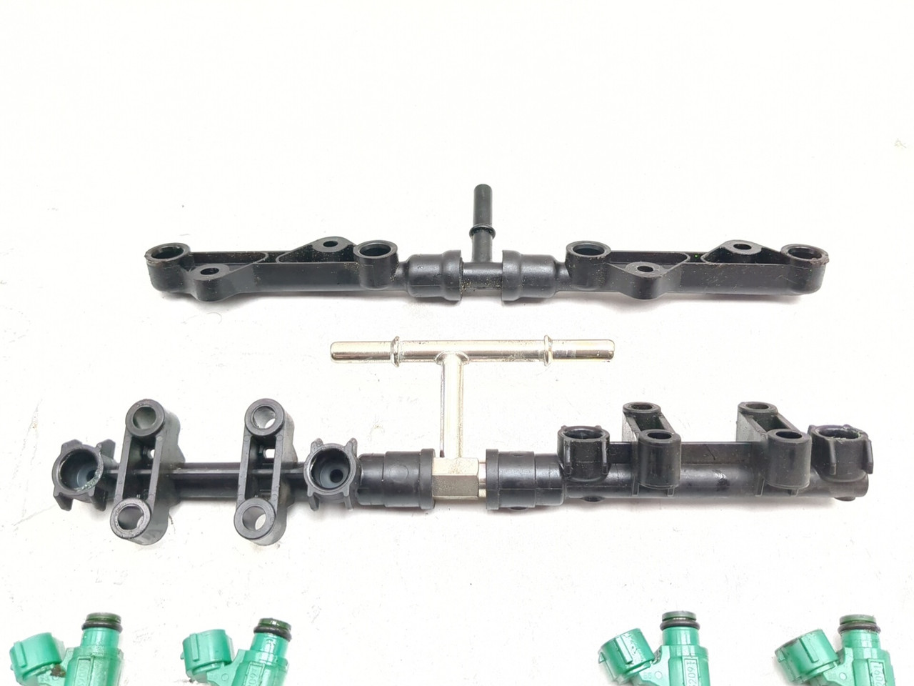 21-24 Kawasaki ZX10R Ninja ZX 10 Fuel Injector Rail Set 49033-0564