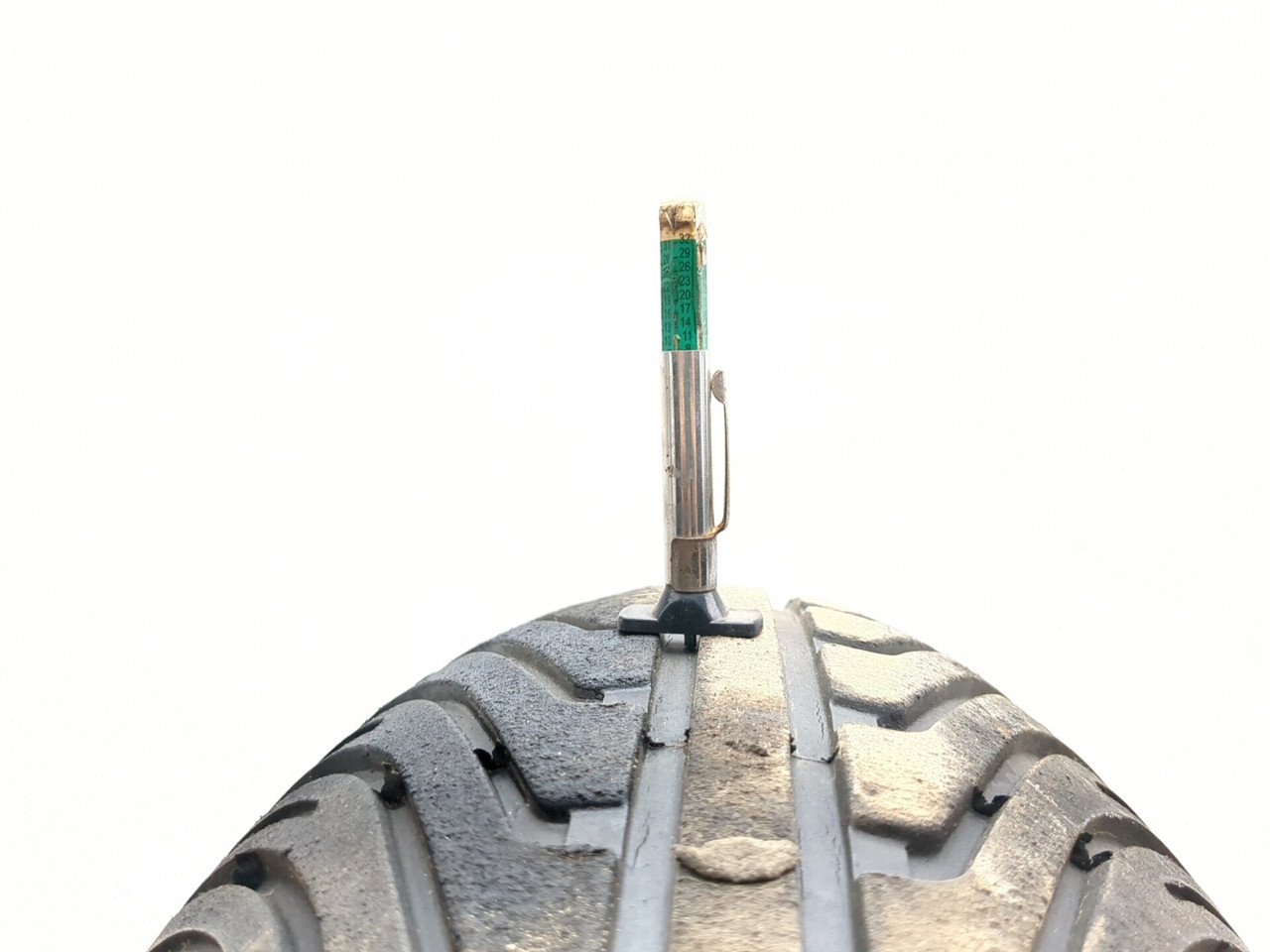 ライブ写真「14」 Dunlop KR390 Rear Tire 195/70R17 - Sun Coast Cycle Sports | Used