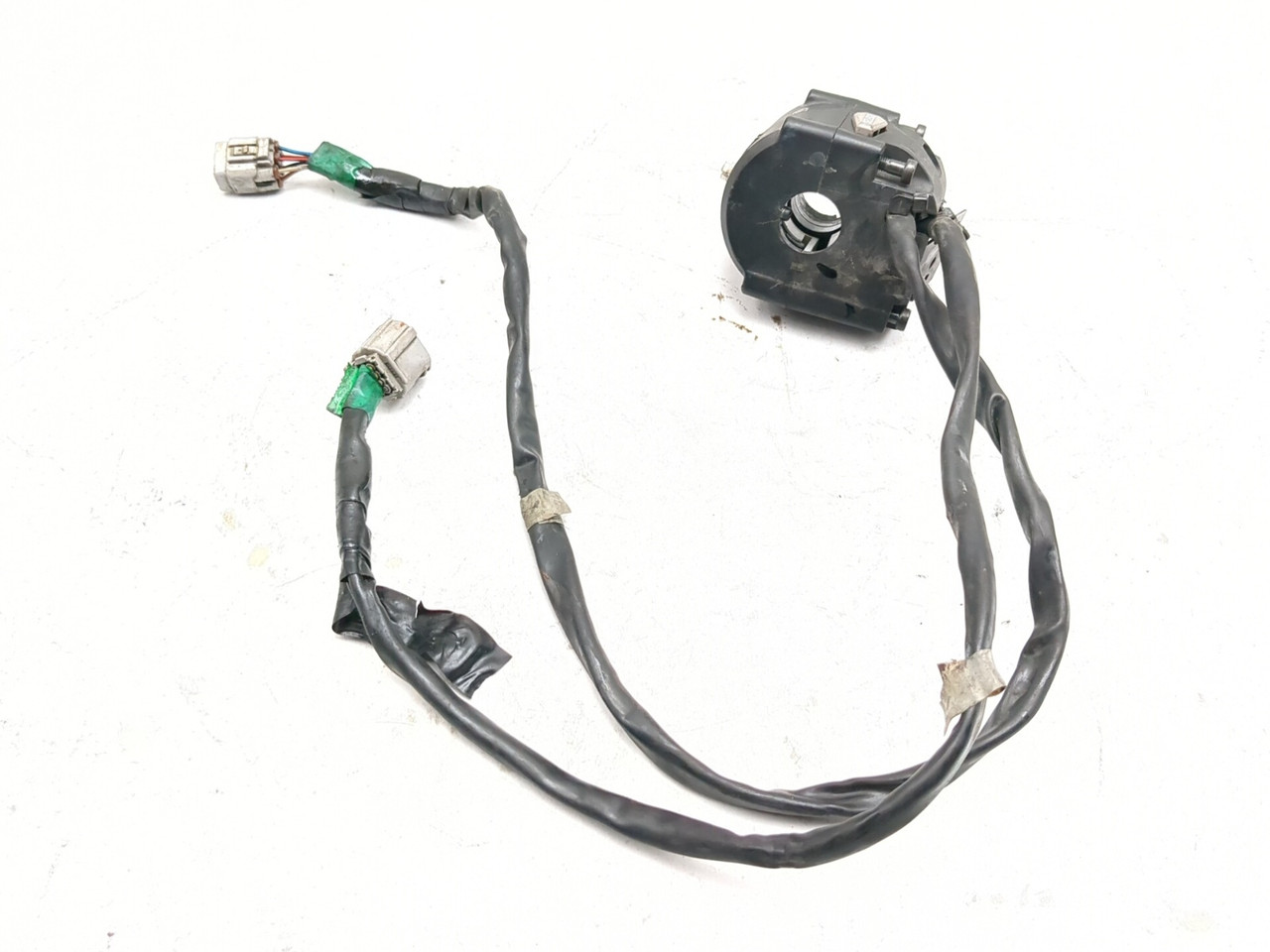 XXIO 10 4W. R 16.5度 NO.947 21-24 Kawasaki ZX10R Ninja ZX 10 Right Handlebar Switch Assembly