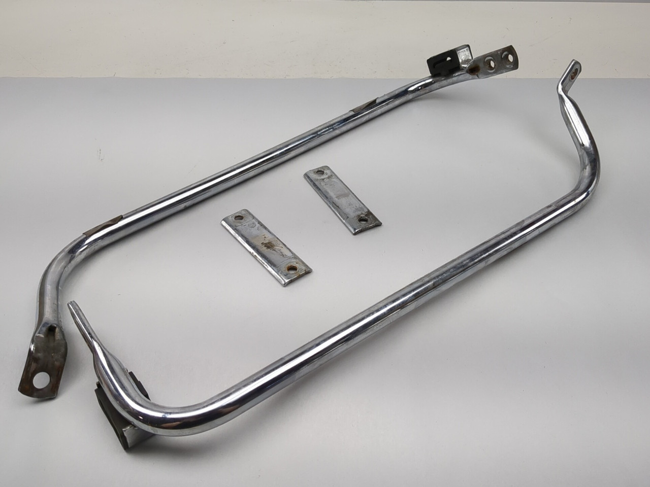 05-06 Harley-Davidson Street Glide FLHXI Rear Saddlebag Guard Rail 05-06 Harley-Davidson Street Glide FLHXI Rear Saddlebag Guard Rail