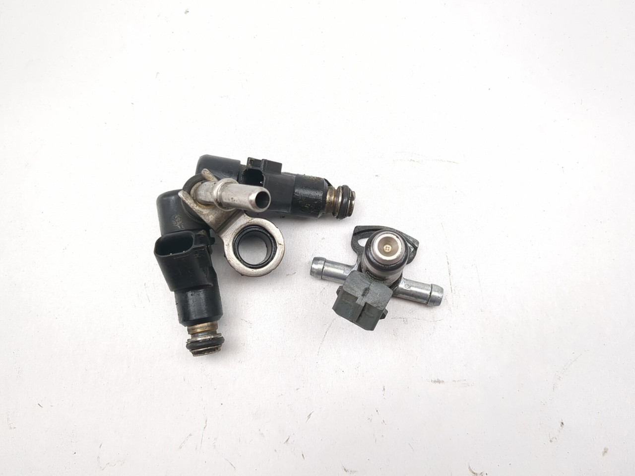 05-06 Harley-Davidson Street Glide FLHXI Fuel Injector Rail Set