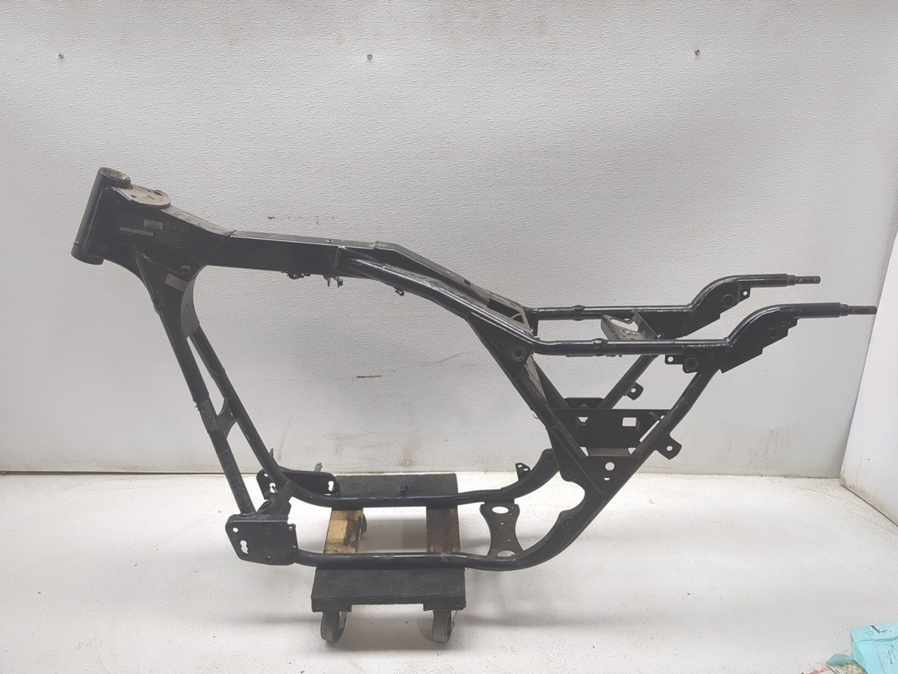 05-06 Harley-Davidson Street Glide FLHXI Main Frame Chassis