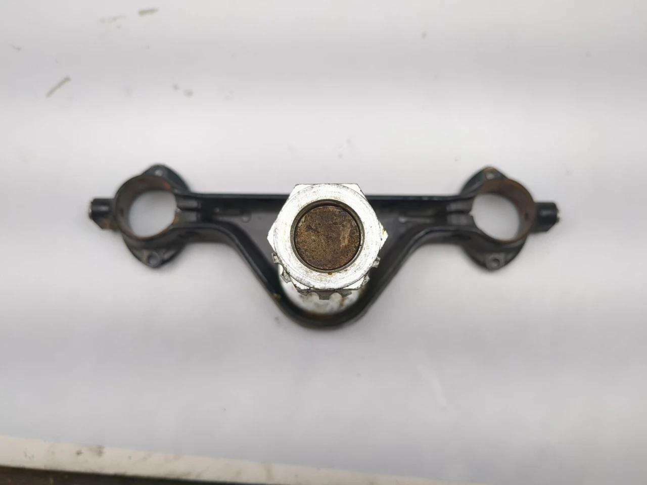 05-06 Harley Davidson Street Glide FLHXI Lower Triple Tree Stem