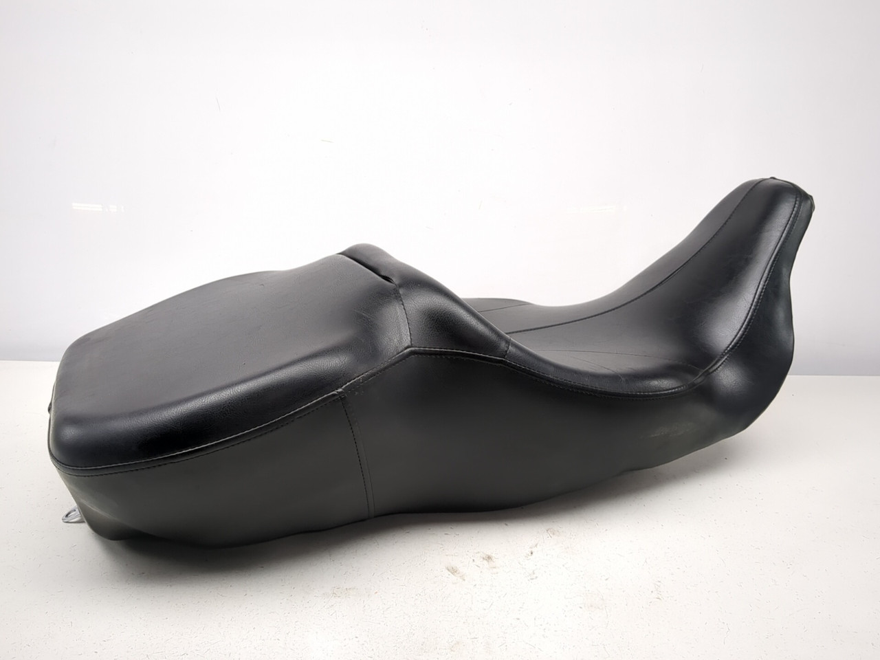 05-06 Harley Davidson Street Glide FLHXI Driver Passenger Seat