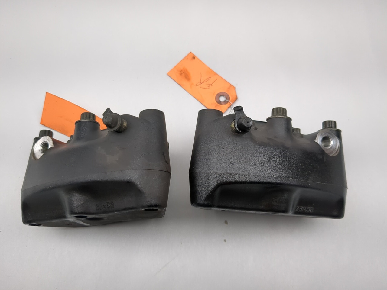 d-1 専用 05-06 Harley Davidson Street Glide FLHXI Front Brake Caliper Set