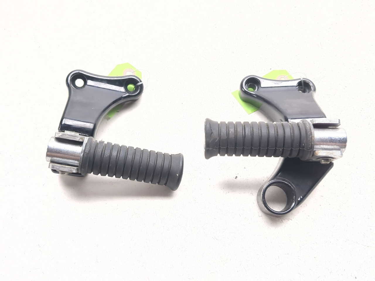 04-08 Kawasaki VN1600 Vulcan 1600 Mean Streak Rear Foot Peg Set