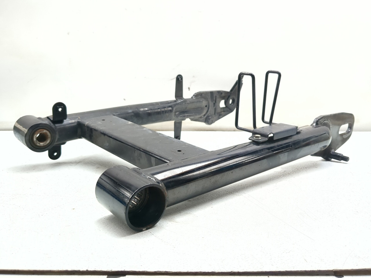 09-17 Yamaha Bolt XVS 950 CU Rear Swingarm 1TP-22110-00-00 - Sun