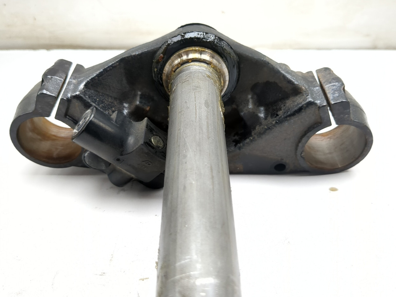 09-17 Yamaha Bolt XVS 950 CU Front Lower Triple Tree Stem Clamp