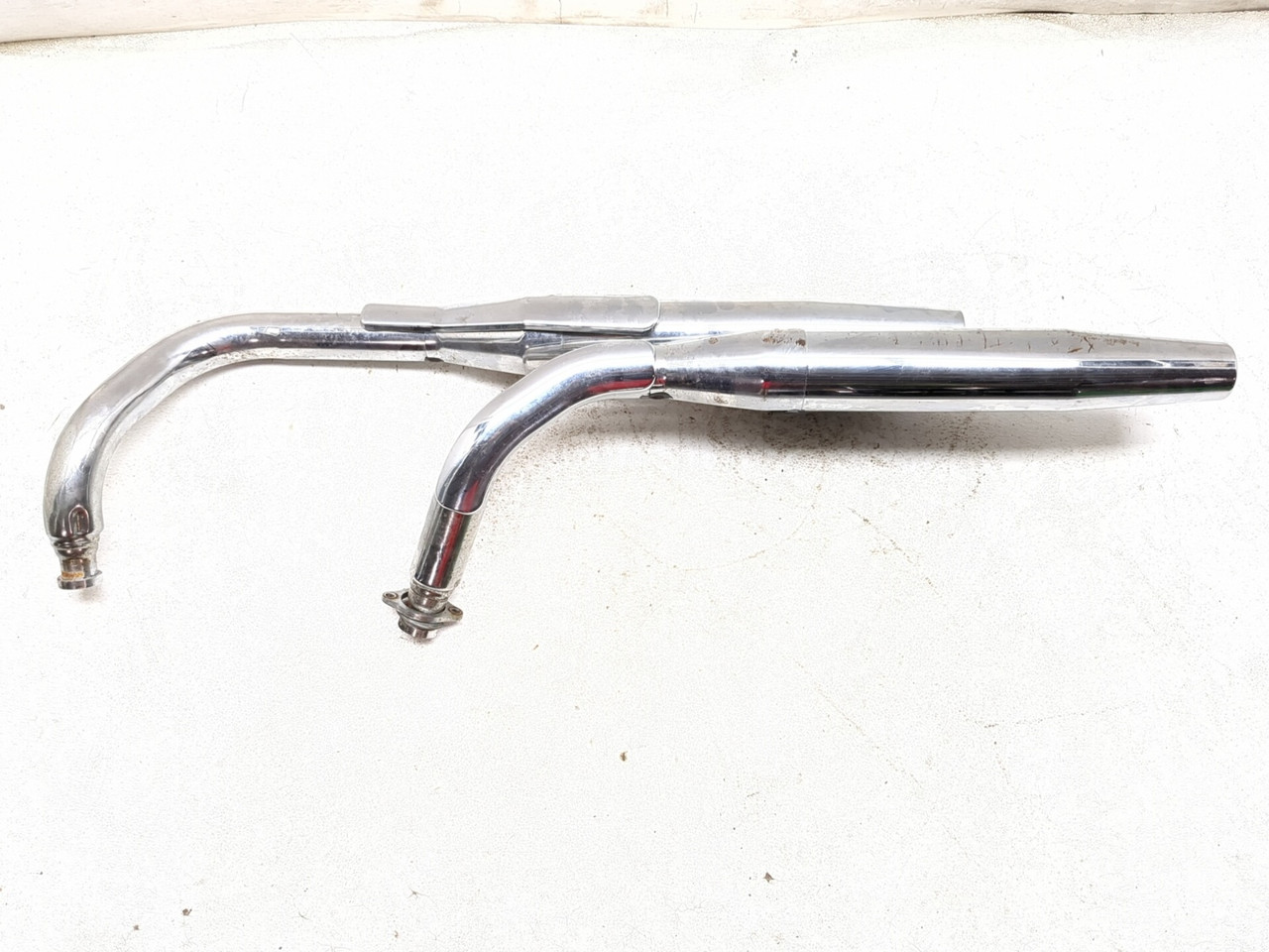 04-09 Honda VT750CA Shadow Aero 750 Right Exhaust System 18300-MFE