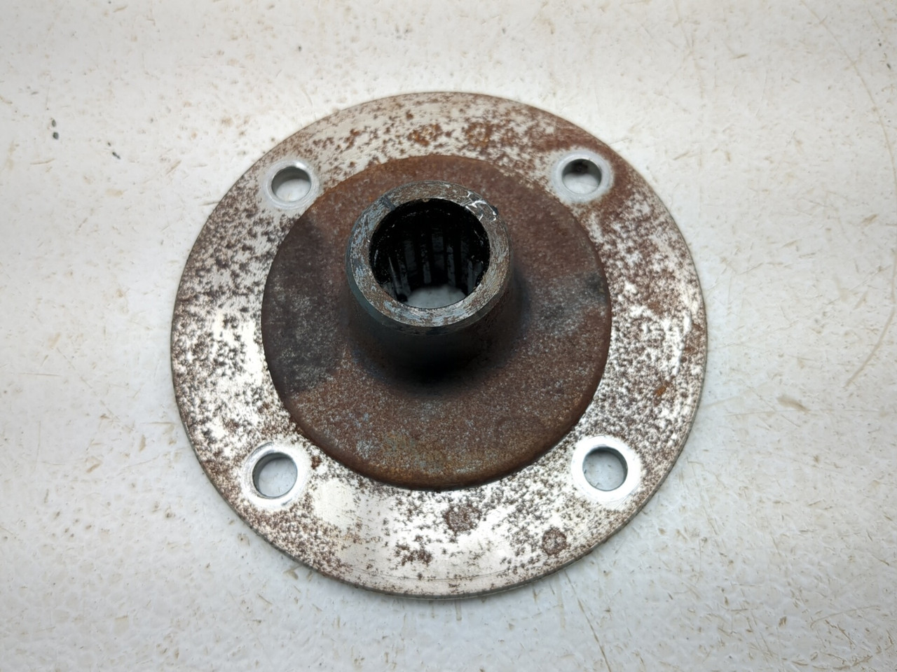 リップ 09-16 Kubota RTV 1140 CPX Rear Axle Wheel Hub Rim K7561-17823