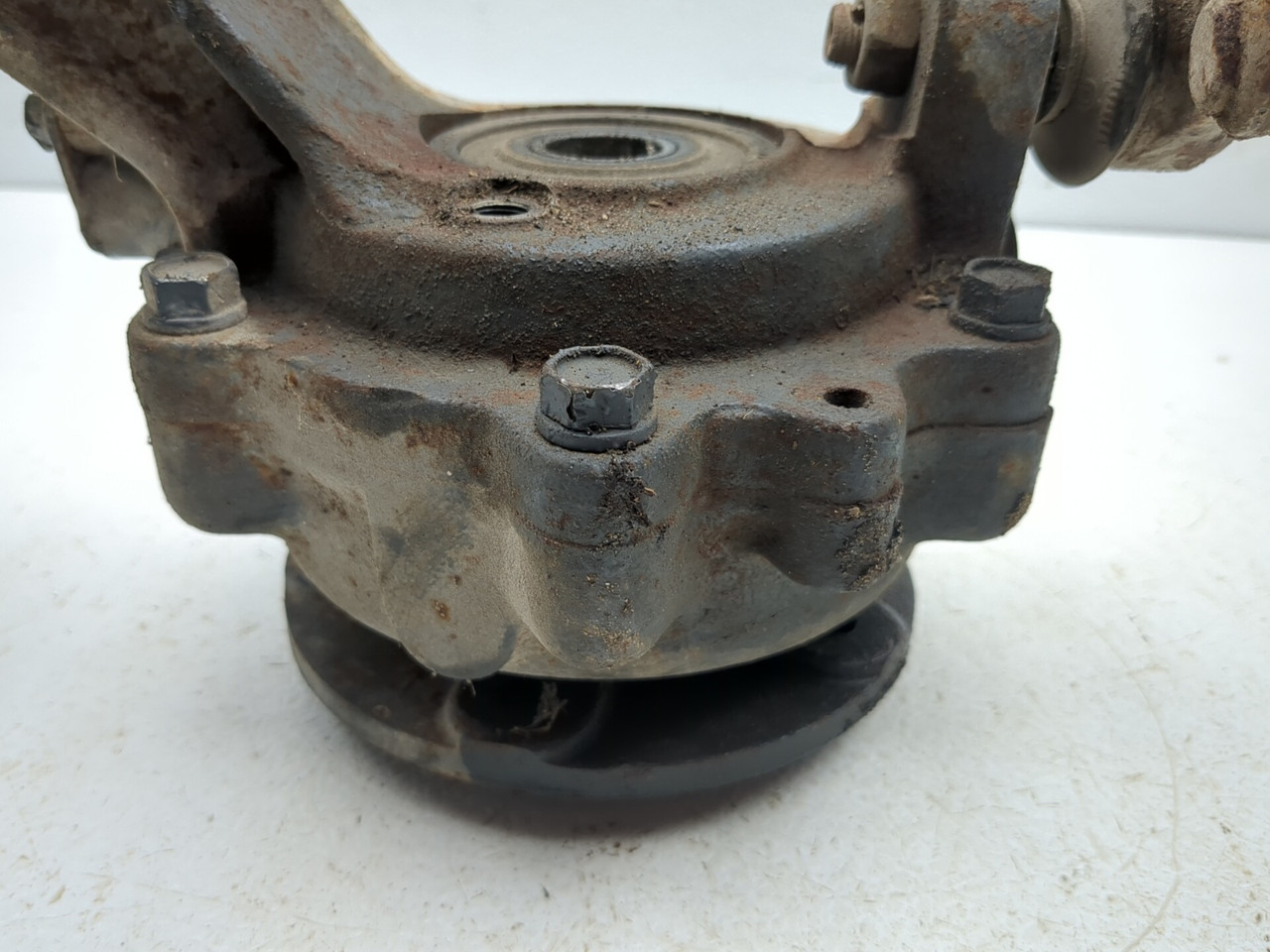 09-16 Kubota RTV 1140 CPX Front Left Spindle Knuckle Hub Assembly