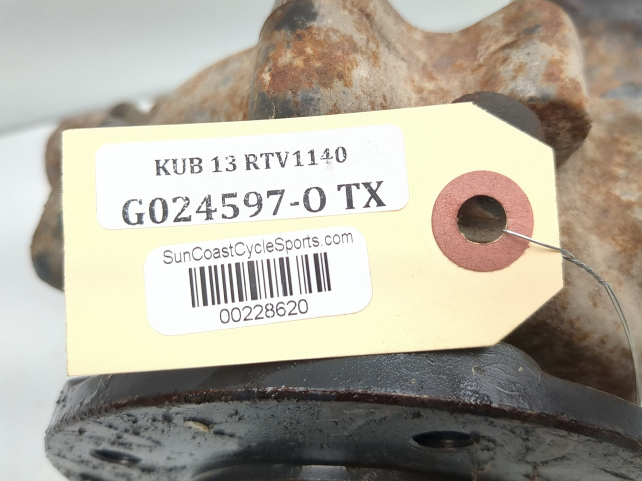 09-16 Kubota RTV 1140 CPX Front Left Spindle Knuckle Hub Assembly