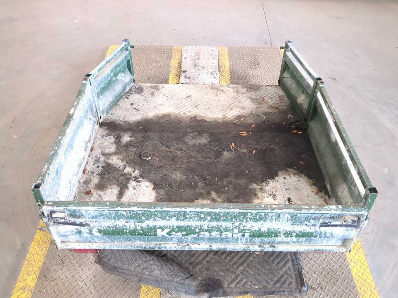 17-26 Kawasaki Mule 4010 KAF620 4x4 Rear Cargo Bed Assembly - Sun