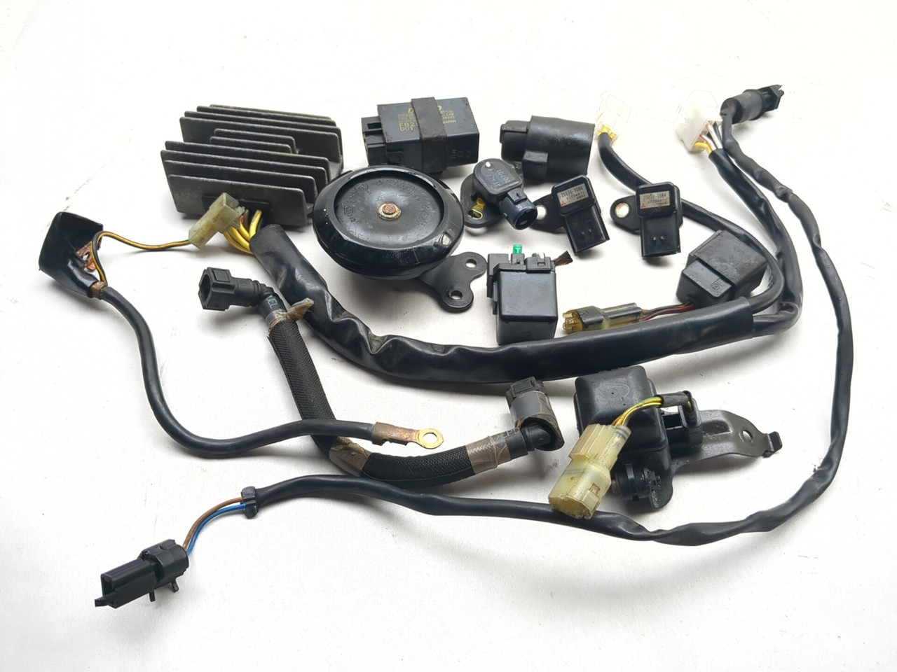 02-03 Kawasaki VN1500 Vulcan Mean Streak Relays Horn Regulator