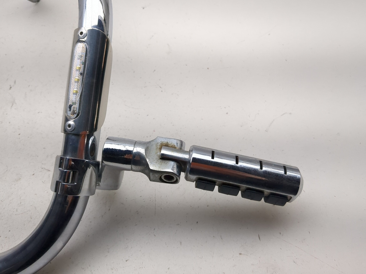 98-06 Harley Road King Classic FLHRCI Front Kuryakyn ISO-Pegs
