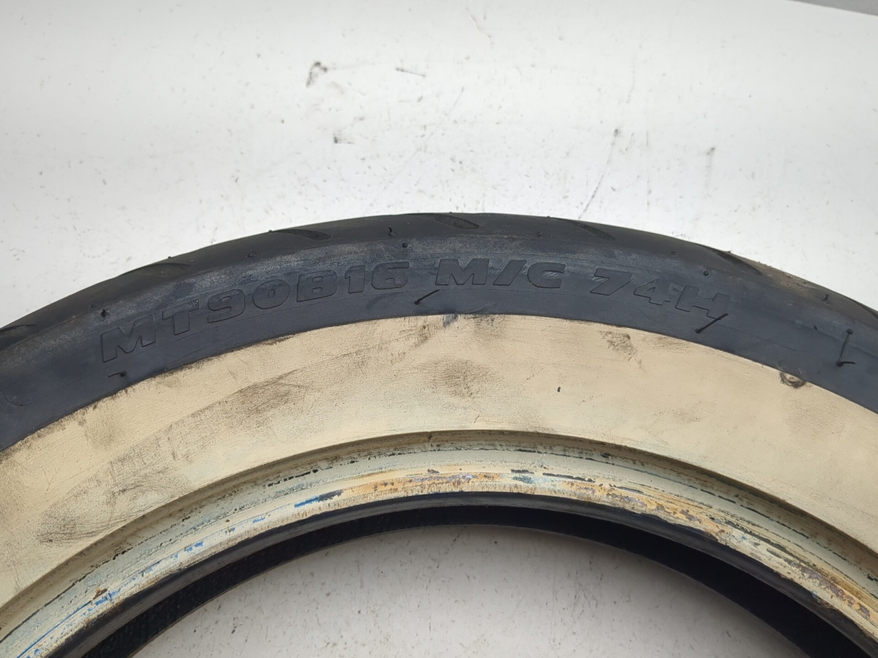 98-06 Harley Road King Classic FLHRCI Metzeler MT90B16 Rear Tire