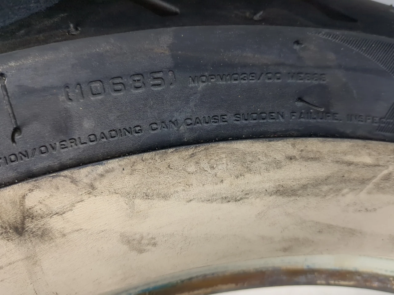 98-06 Harley Road King Classic FLHRCI Metzeler MT90B16 Rear Tire