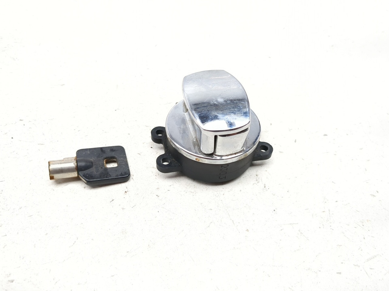 99-05 Harley Davidson FXDWG Dyna Wide Glide Front Ignition Switch