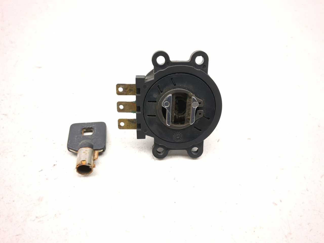 99-05 Harley Davidson FXDWG Dyna Wide Glide Front Ignition Switch
