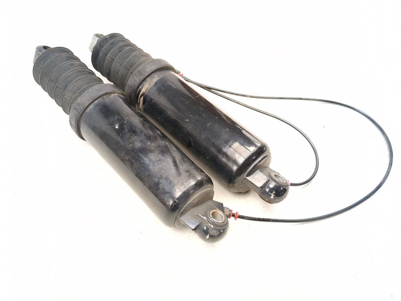 98-06 Harley Road King Classic FLHRCI Rear Left Right Air Shock
