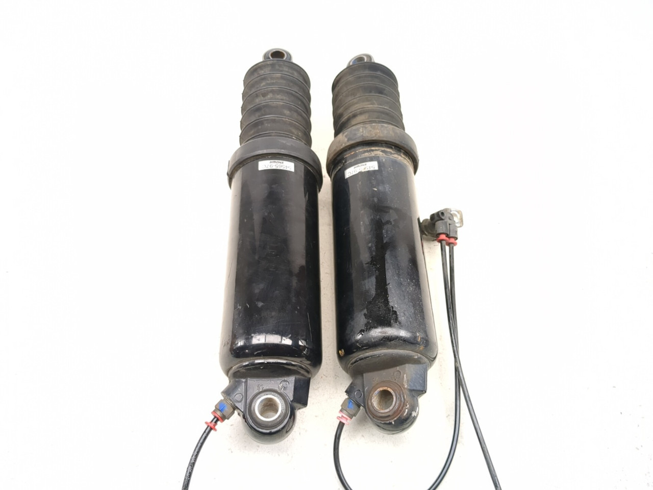 98-06 Harley Road King Classic FLHRCI Rear Left Right Air Shock