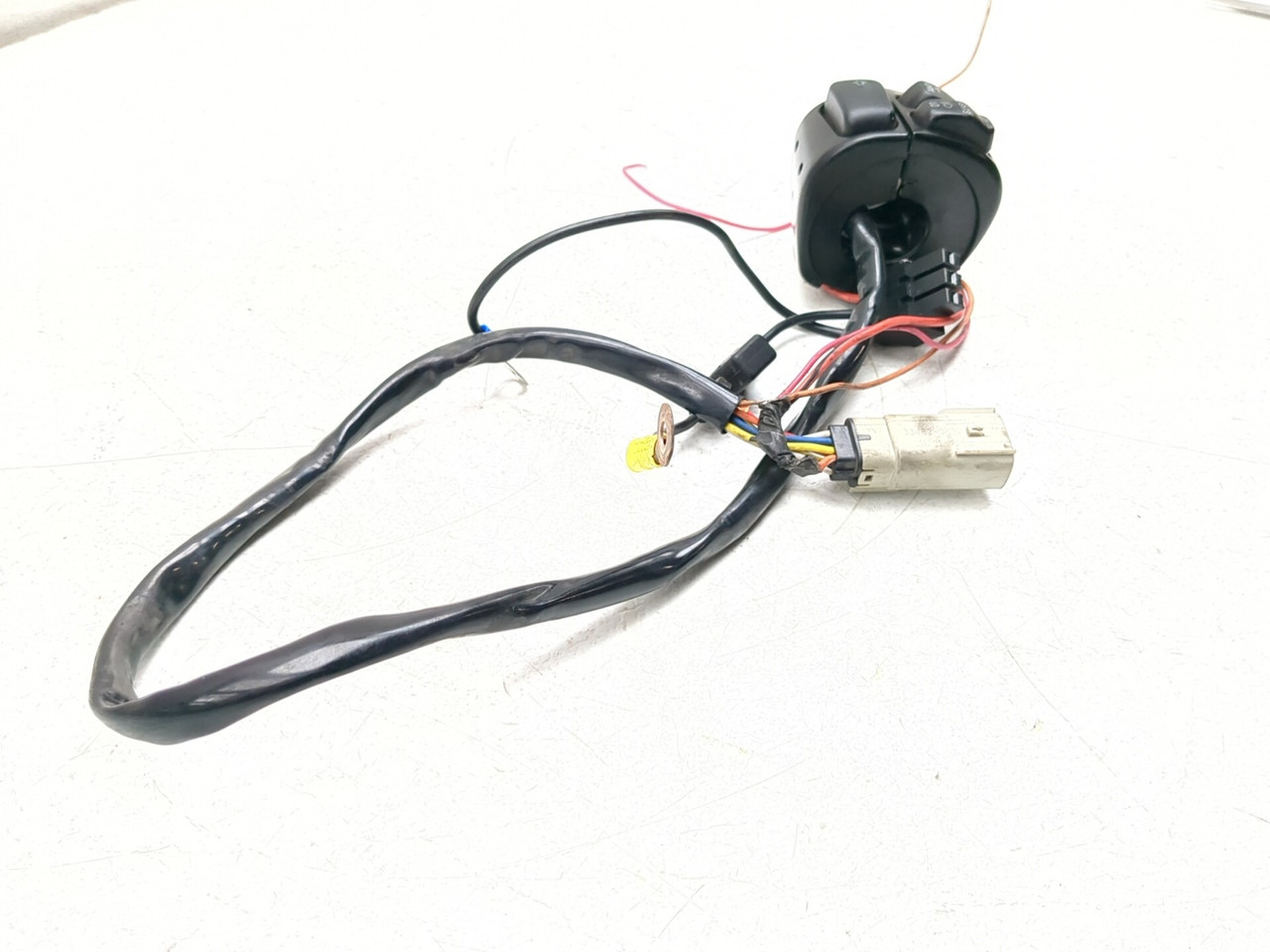 12-17 Harley NIGHT ROD VRSCDX Front Left Handlebar Control Switch