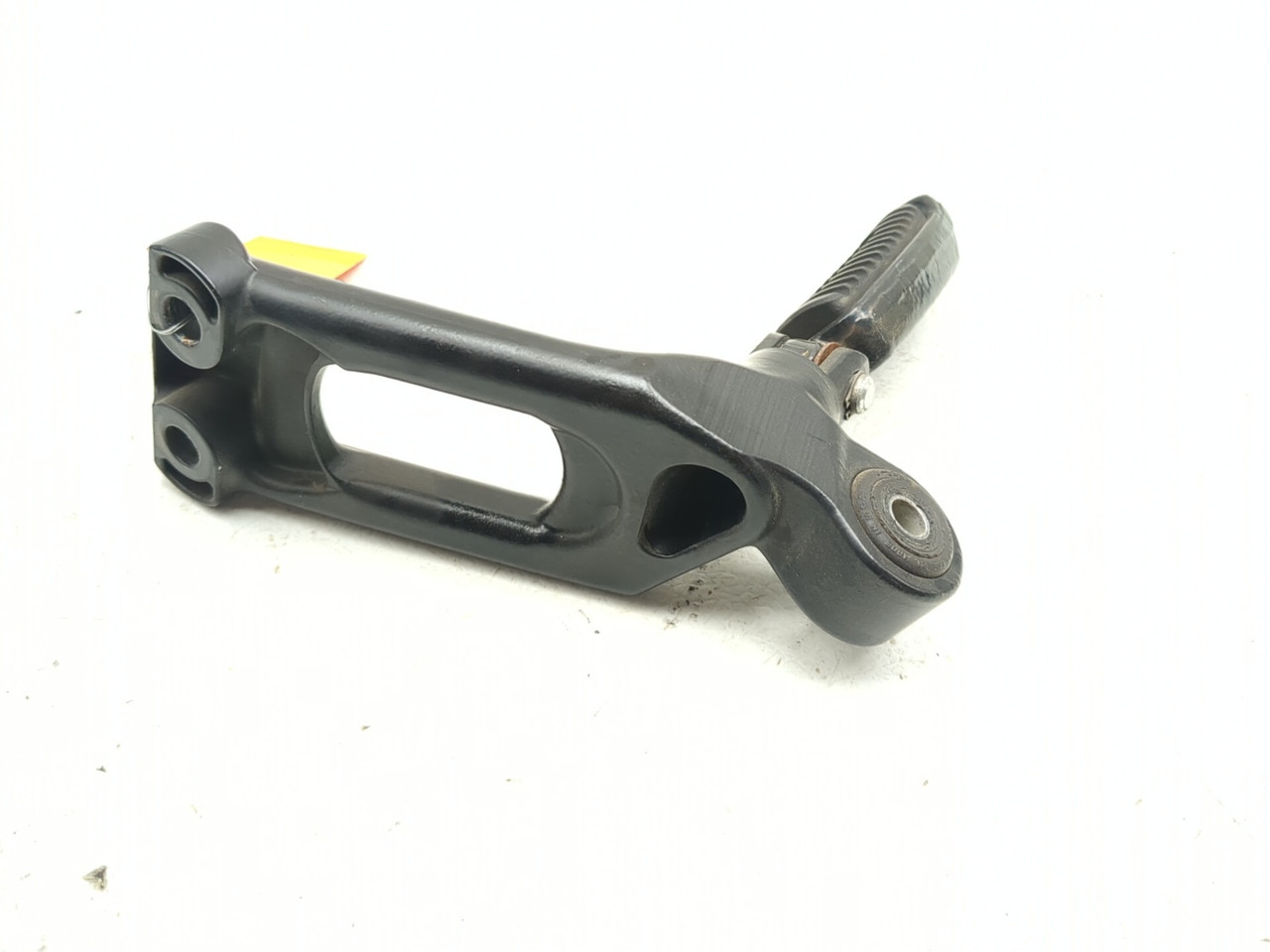 【Suzuki 】 12-17 Harley NIGHT ROD VRSCDX Rear Right Passenger Foot Peg Mount