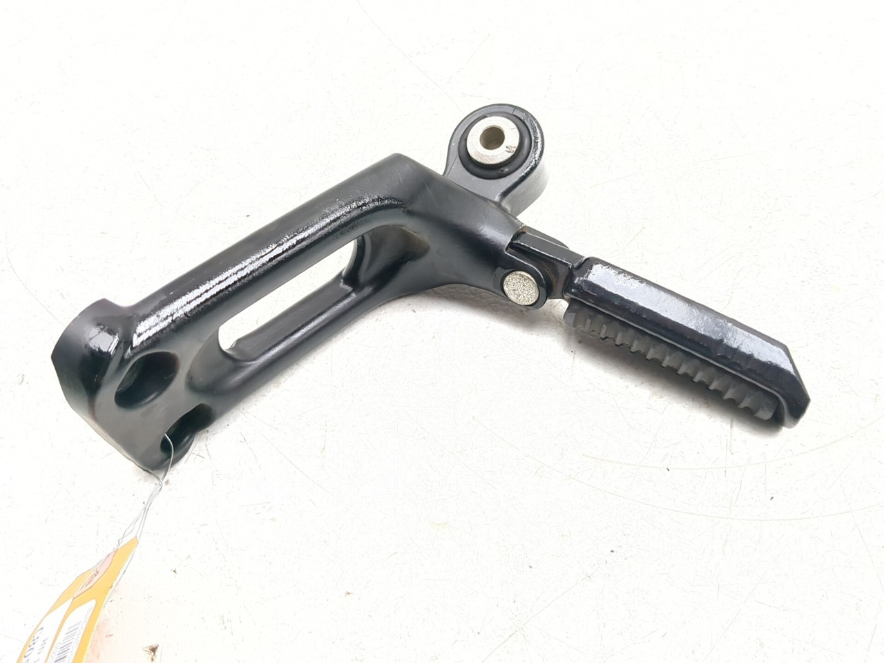 【Suzuki 】 12-17 Harley NIGHT ROD VRSCDX Rear Right Passenger Foot Peg Mount