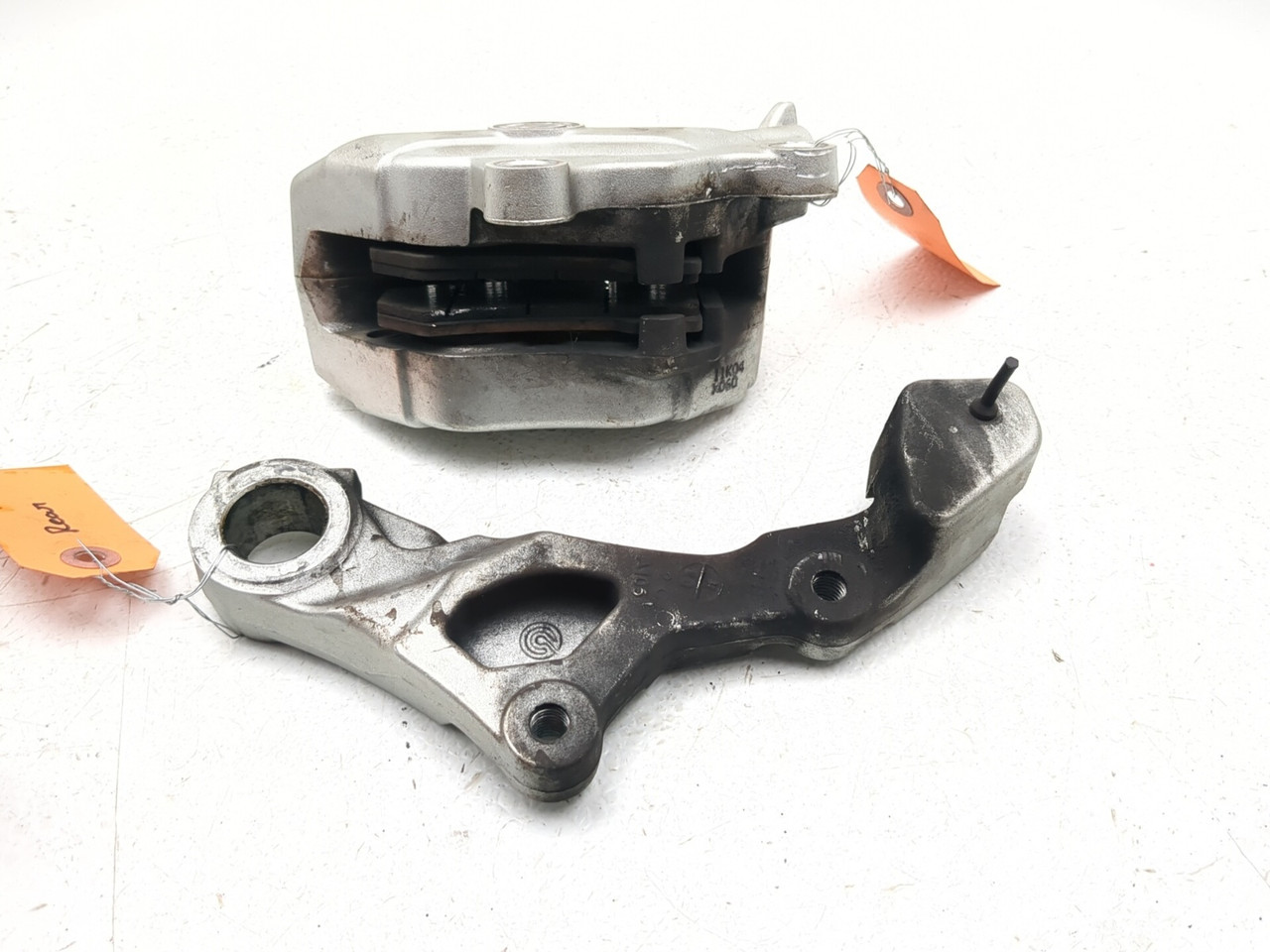 オーダー 12-17 Harley NIGHT ROD VRSCDX Rear Caliper Bracket Set 43050-08