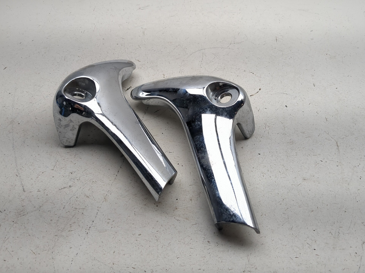86-99 Yamaha Virago XV 1100 Rear Left Right Chrome Fender Support