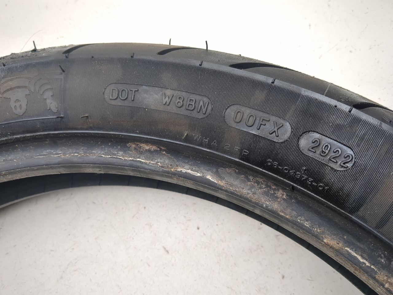 ST　オーダー 86-99 Yamaha Virago XV 1100 Michelin 100/90B19 Front Tire DOT 2922