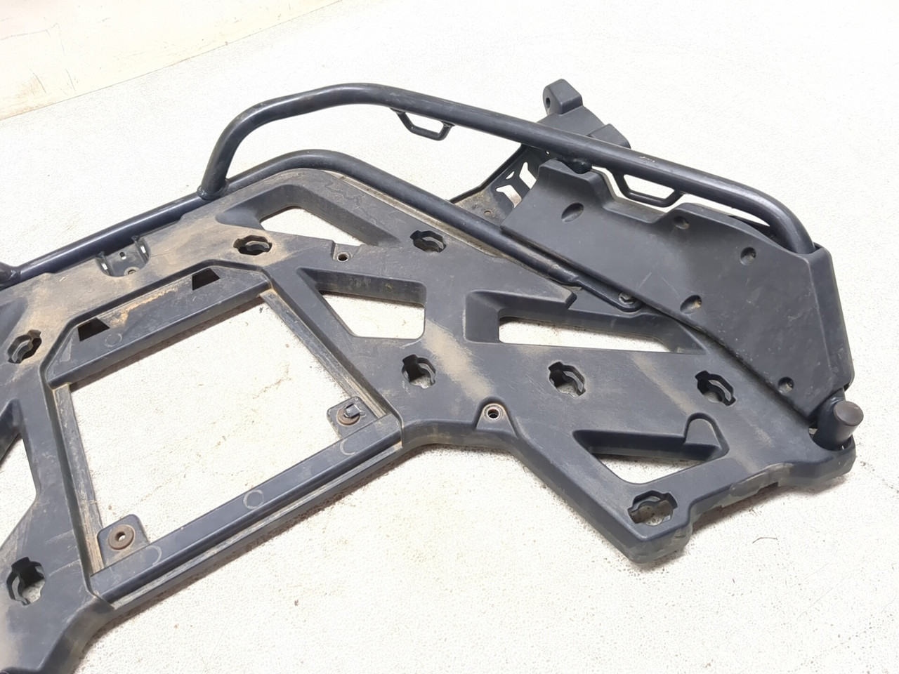 疾風　雅PRO CherryBlack 胴 22-24 Cfmoto Zforce 950 HO EX Rear Cargo Rack Bumper Assembly 5BYA