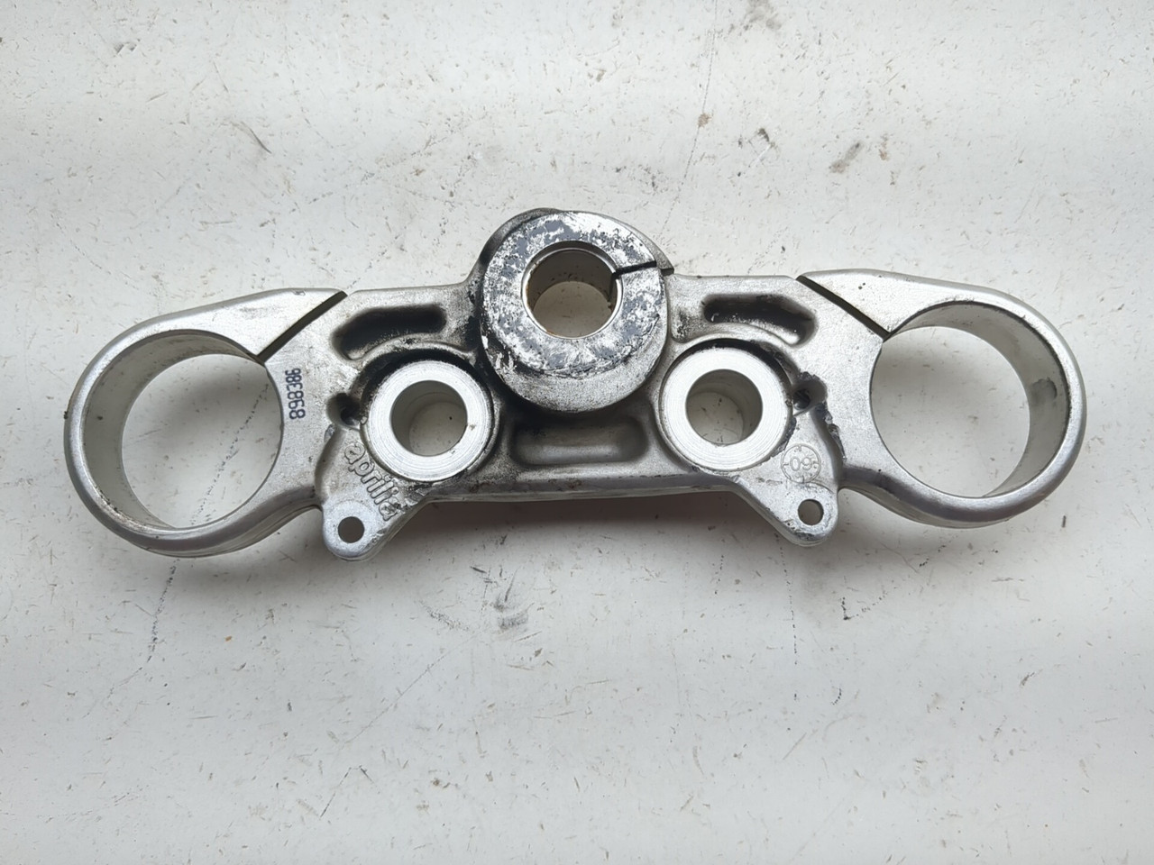 08-16 Aprilia Dorsoduro SMV 750 Front Upper Triple Tree Top Yoke
