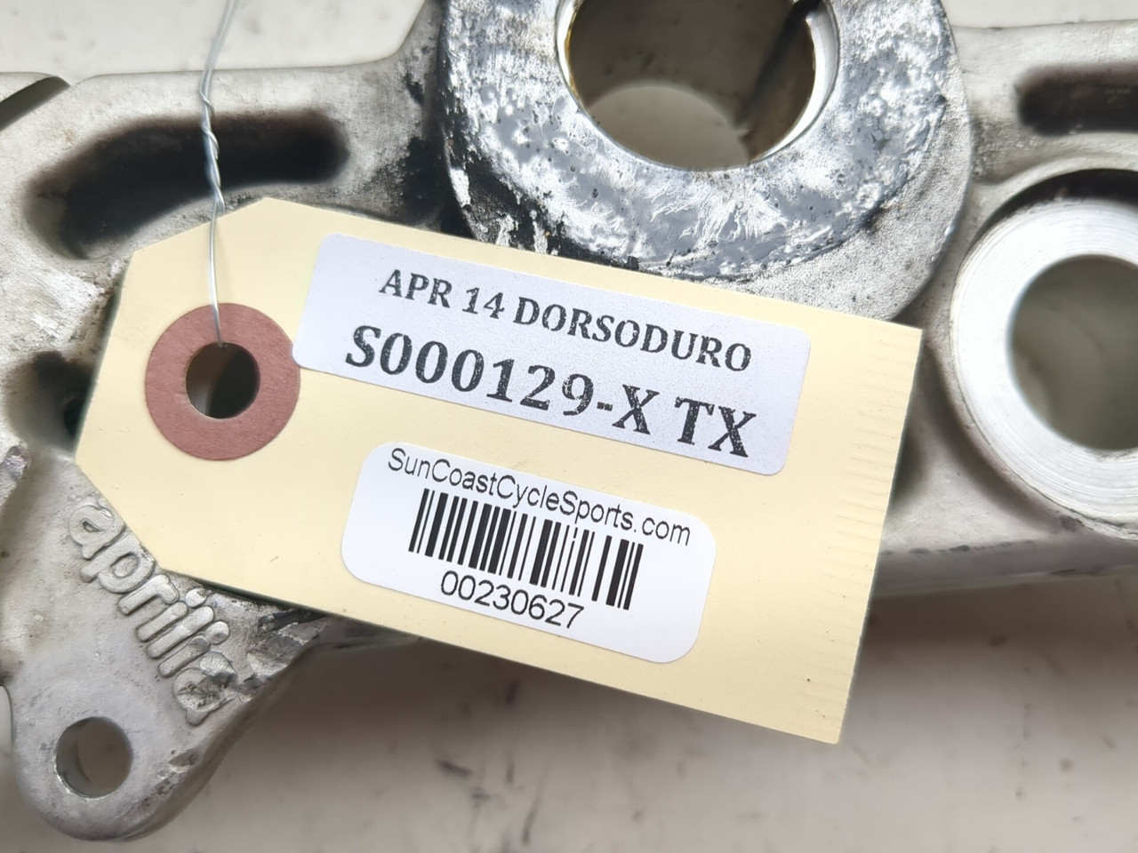 08-16 Aprilia Dorsoduro SMV 750 Front Upper Triple Tree Top Yoke
