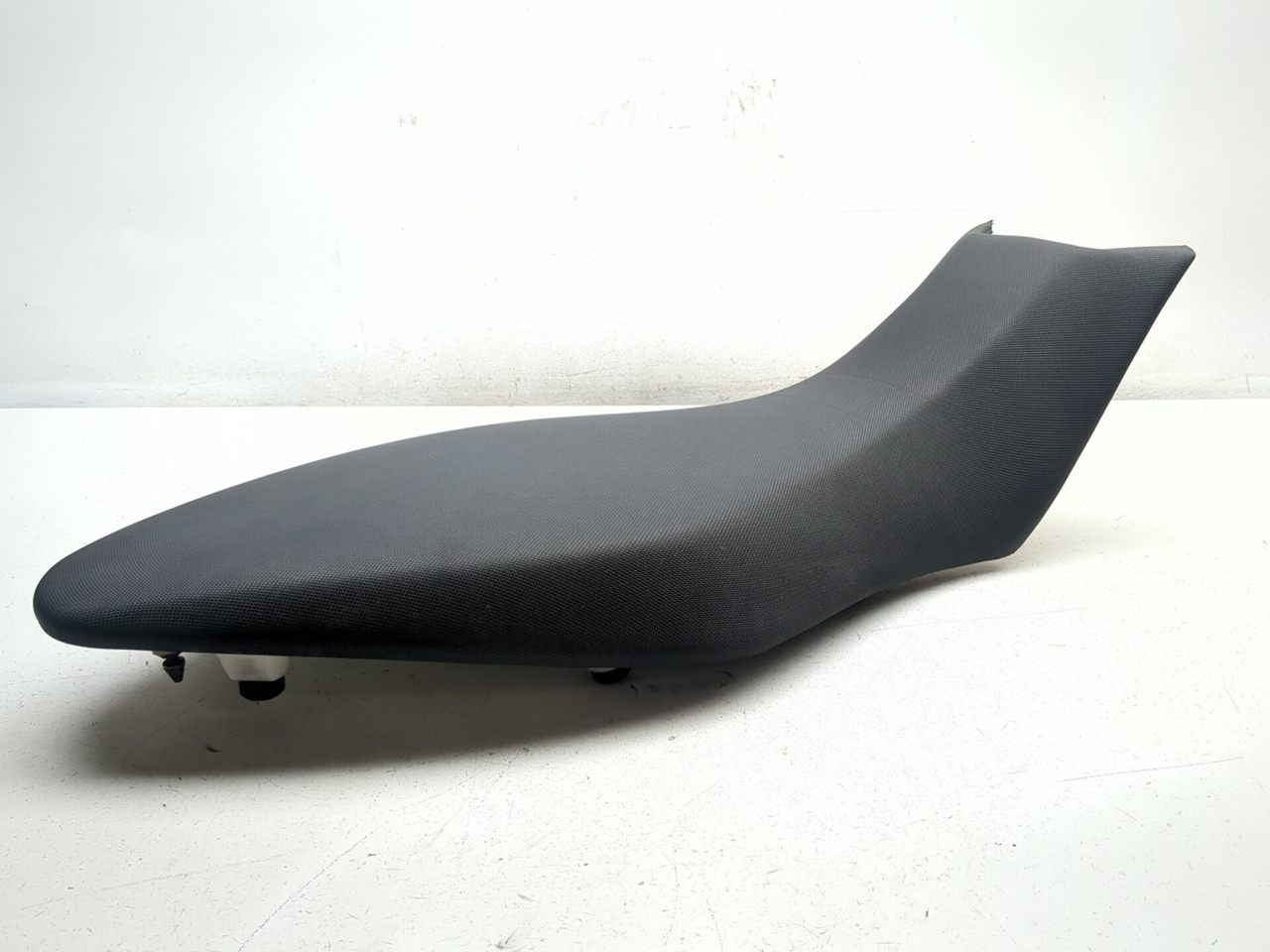 08-16 Aprilia Dorsoduro SMV 750 Driver Passenger Pillion Saddle