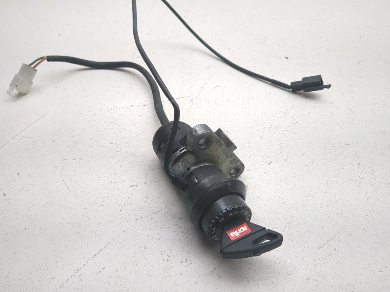 08-16 Aprilia Dorsoduro SMV 750 Ignition Fuel Cap Seat Latch Set w