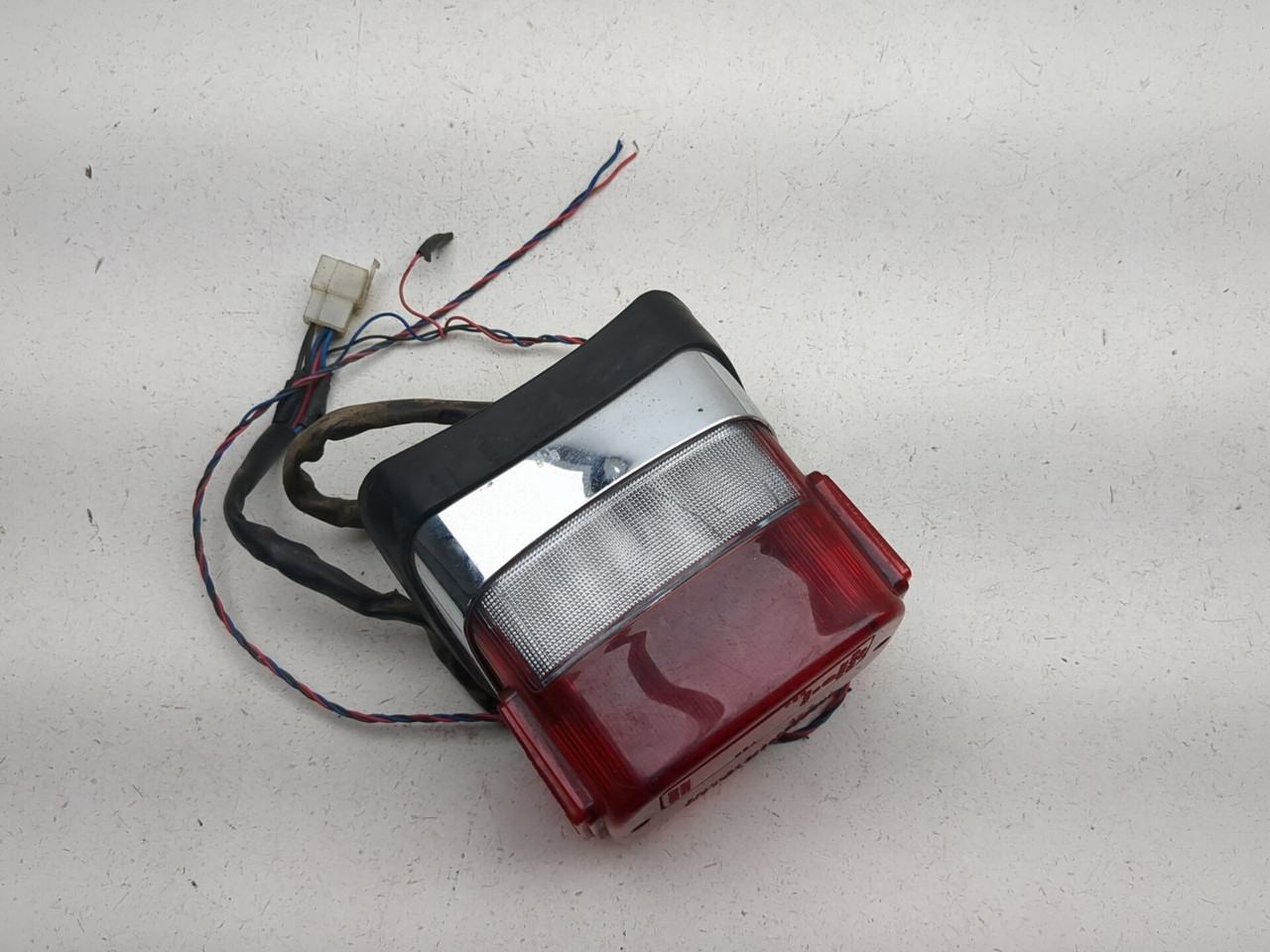 95-05 Kawasaki Vulcan 800 VN800B5 Classic Rear Tail Light Assembly