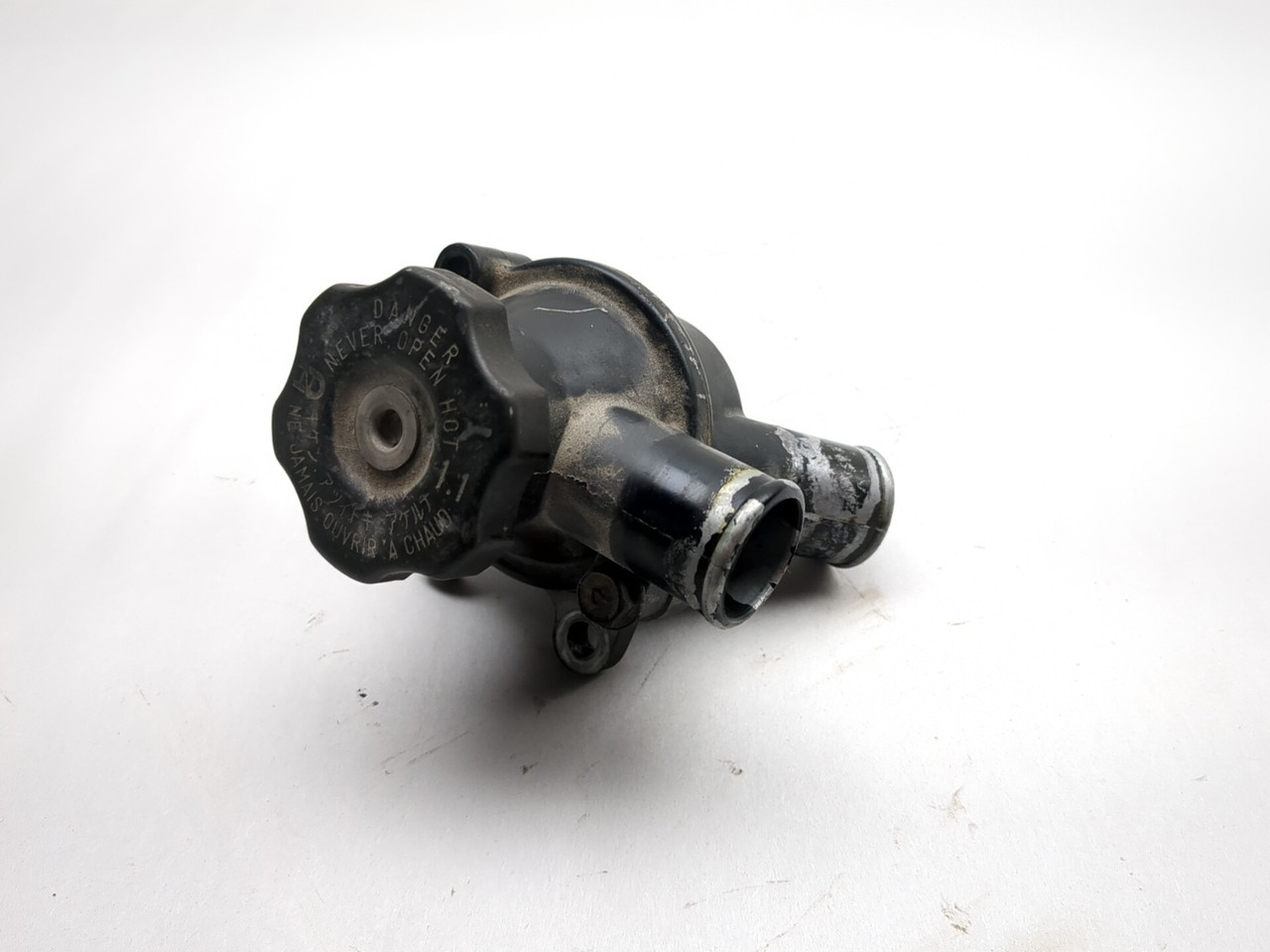 95-05 Kawasaki Vulcan 800 VN800B5 Classic Thermostat Housing 16160