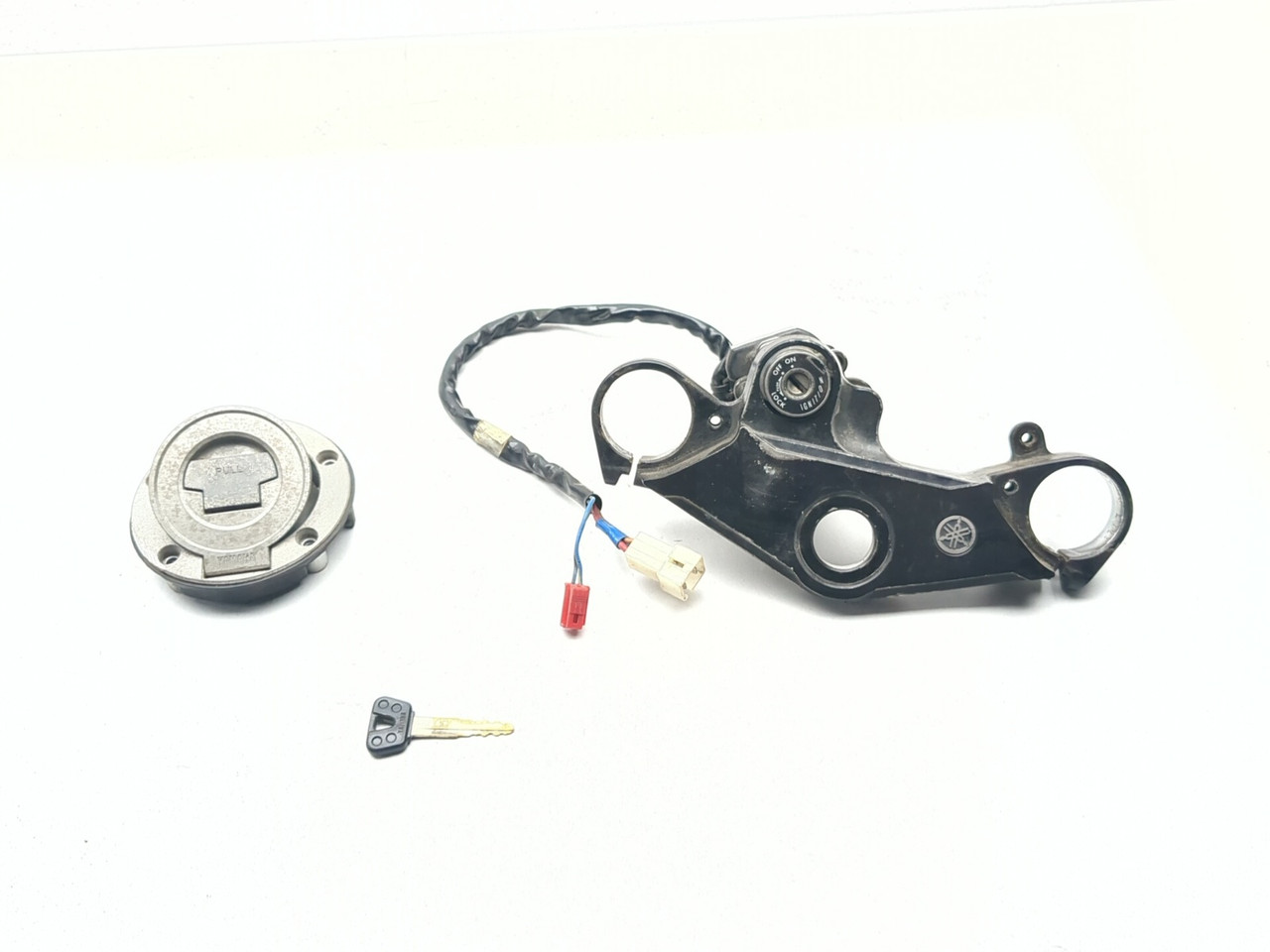 03-05 Yamaha YZF-R6 06-09 R6S Front Ignition Gas Cap Triple Tree