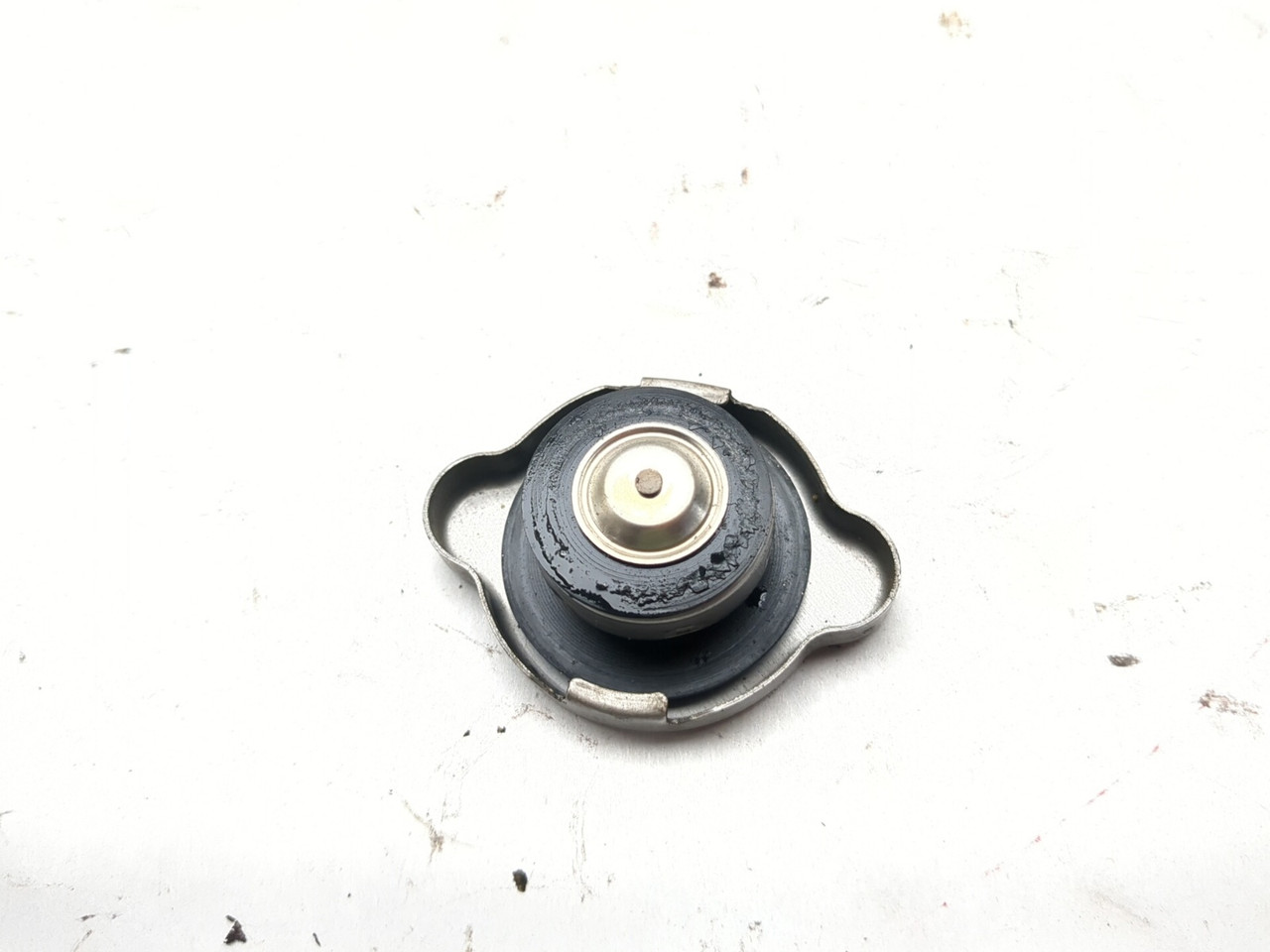 03-05 Yamaha YZF R6 Front Radiator Cooling Cooler Cap 5SL-12462-00