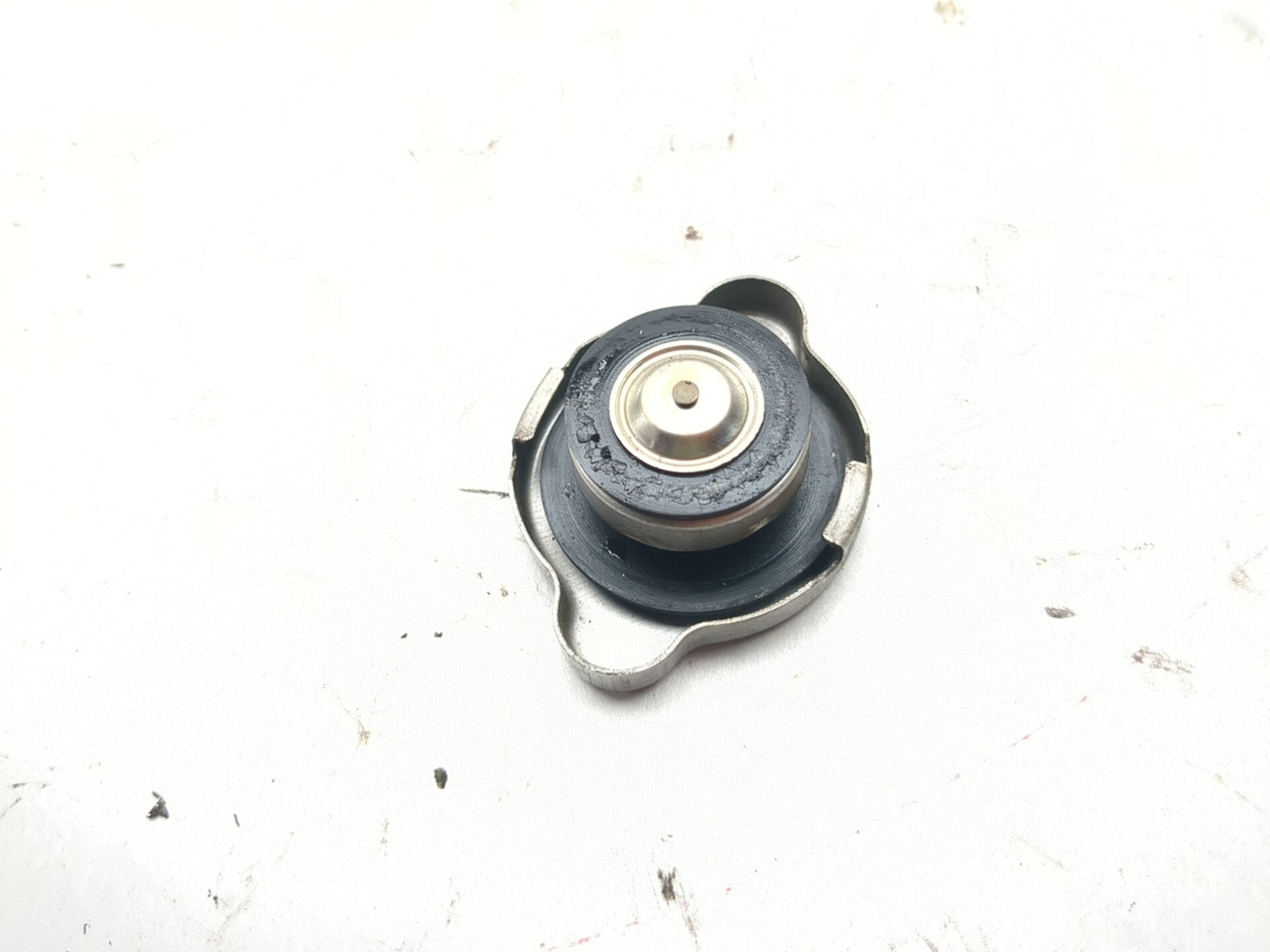 03-05 Yamaha YZF R6 Front Radiator Cooling Cooler Cap 5SL-12462-00
