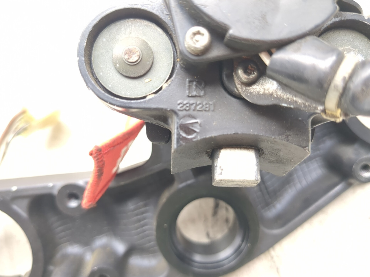 06-07 Kawasaki Ninja ZX10 ZX10R Front Ignition Lock w/ Upper