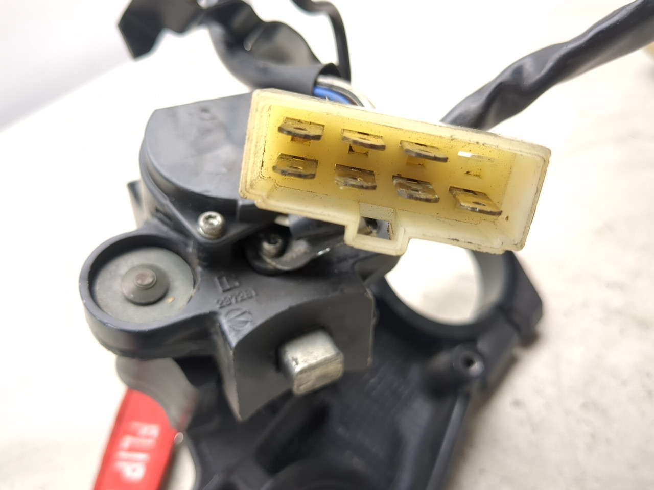 06-07 Kawasaki Ninja ZX10 ZX10R Front Ignition Lock w/ Upper