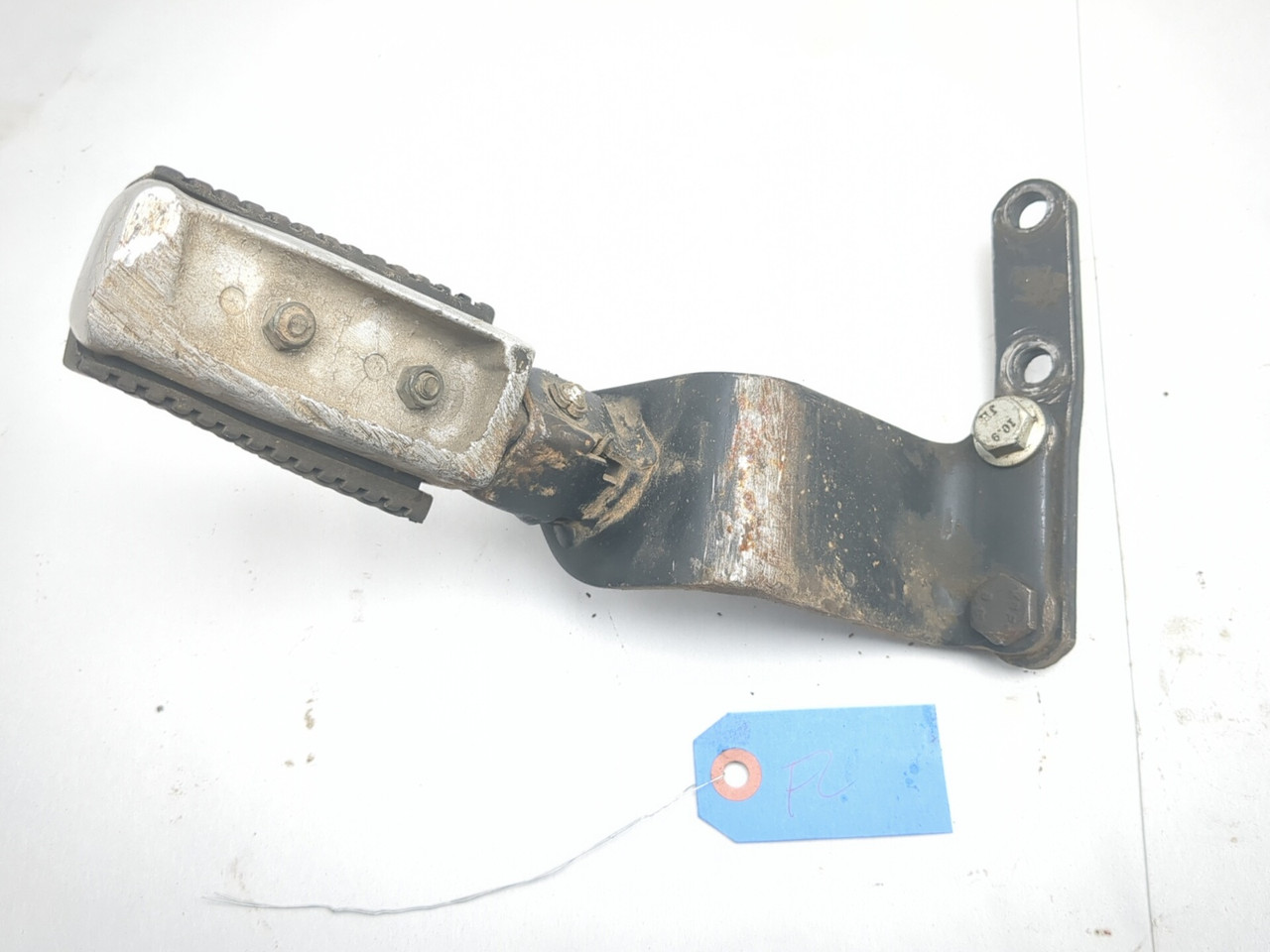 99-09 Yamaha V Star 1100 XVS1100 Driver Foot Peg w/ Bracket Set