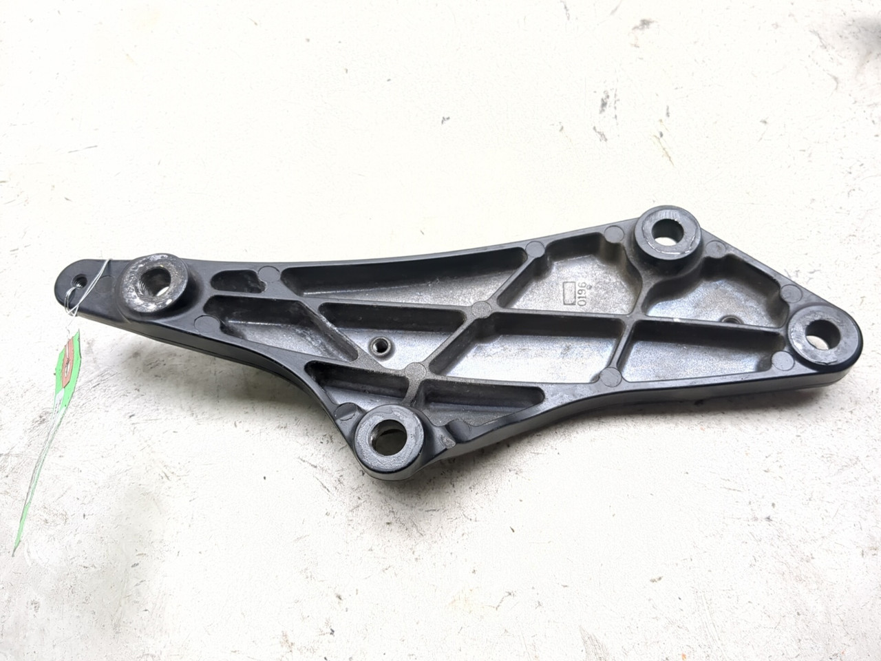 06-07 Kawasaki Ninja ZX10 ZX10R Left Right Engine Mount Bracket