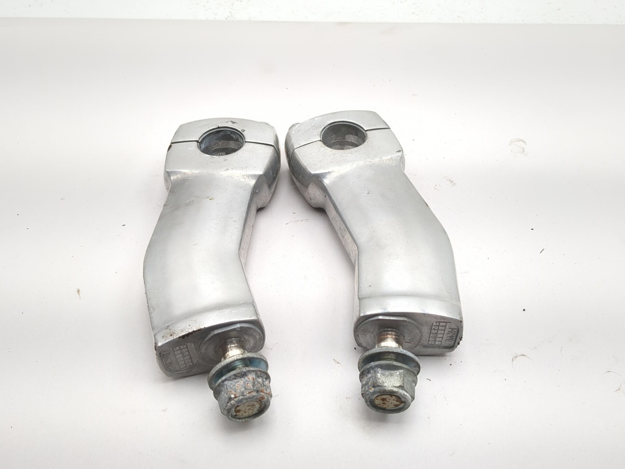 ホンダ VTX1800 ステアリンクパイプ 05-08 Honda VTX1800F VTX 1800 Front Left Right Handlebar Riser Set