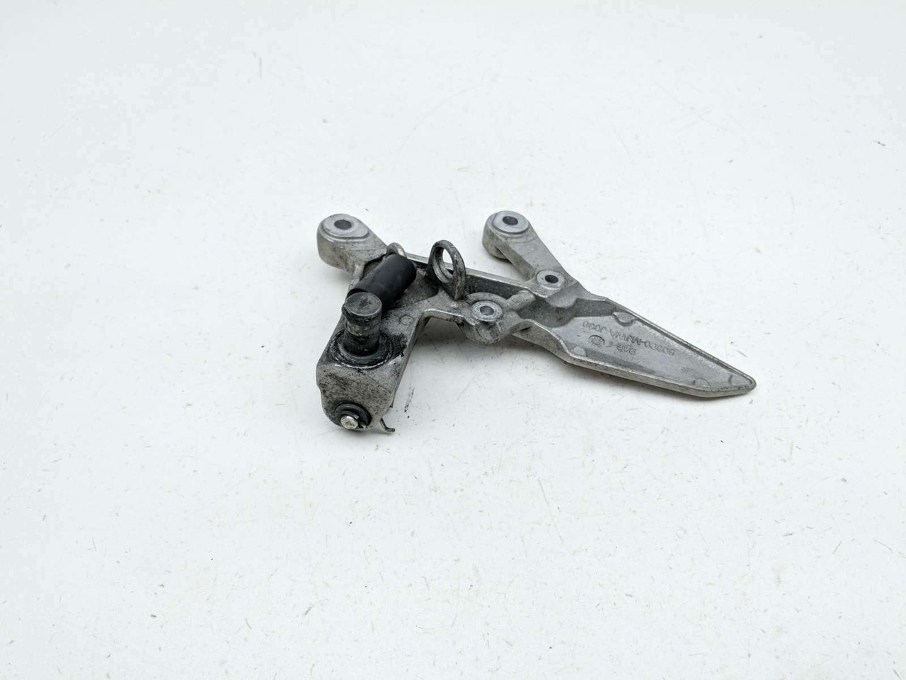 18 Honda CB500F Front Right Driver Peg Rearset Mount Bracket 50600