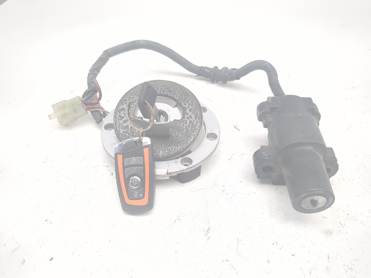 01-06 Honda CBR600 F4i Front Ignition Switch & Gas Cap W/ Key & AM