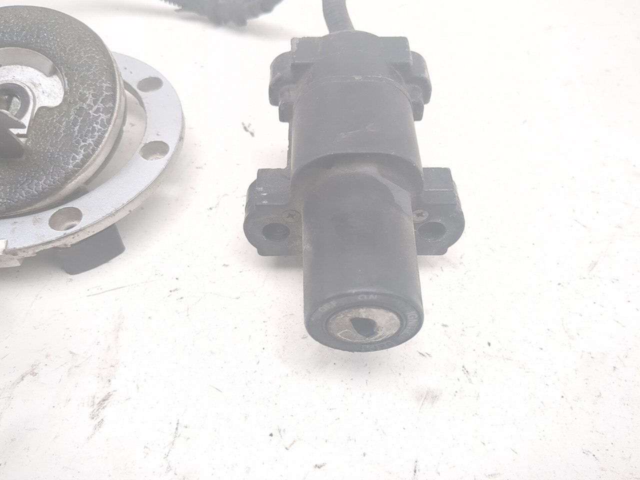 01-06 Honda CBR600 F4i Front Ignition Switch & Gas Cap W/ Key & AM