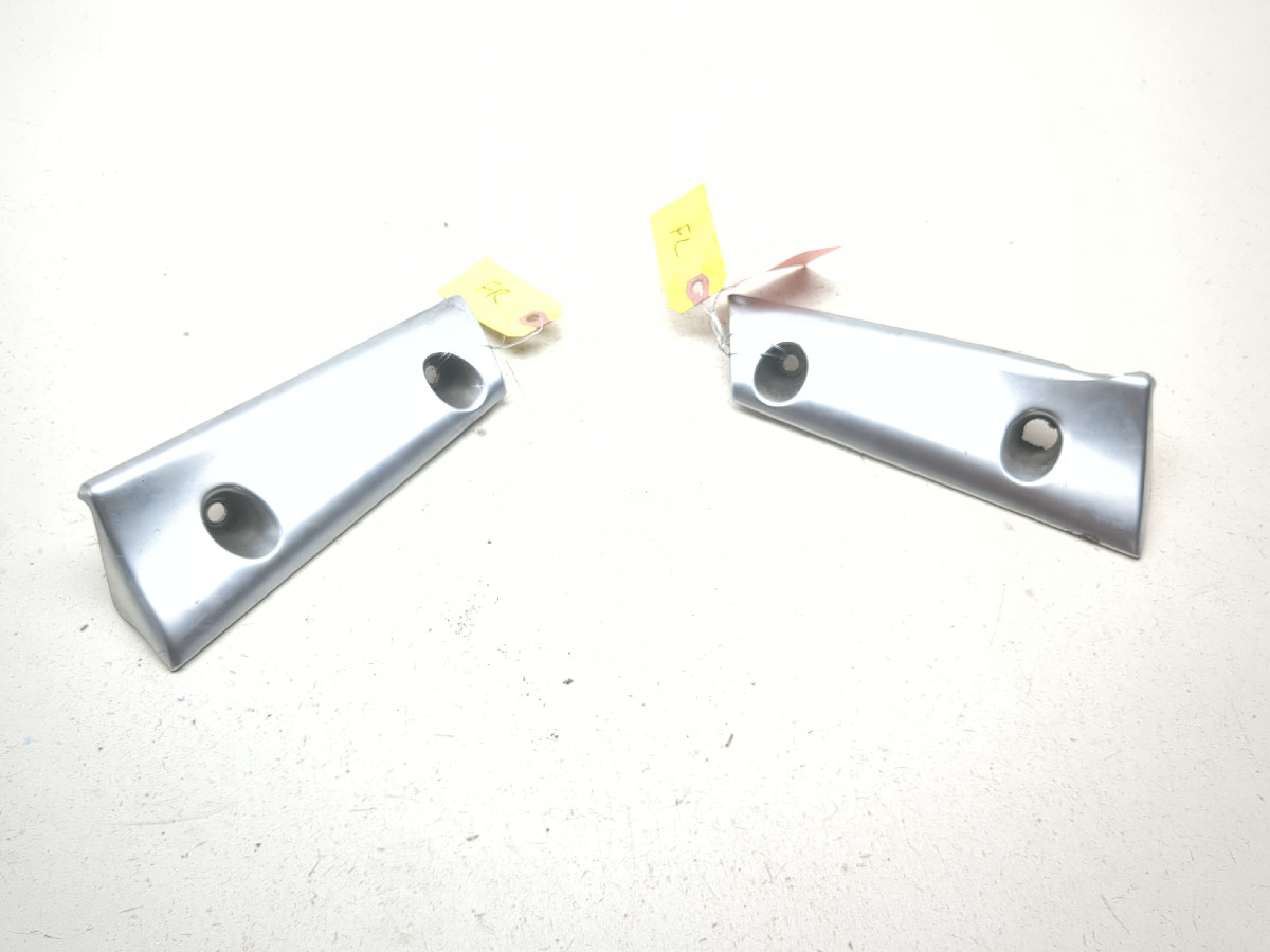 98-04 Suzuki VZ800 Marauder Front Fork Cover Guards 51882-48E0